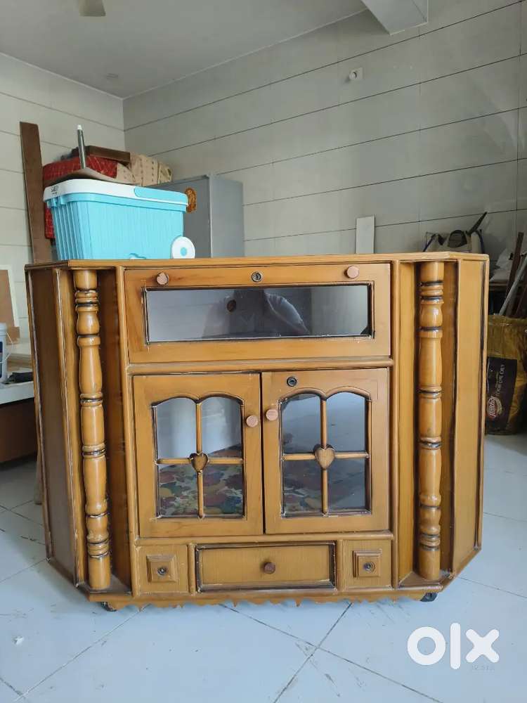 Furniture best condition 3 Vastu 1 Bad - 1 Tv stand - 1 patra no kabat