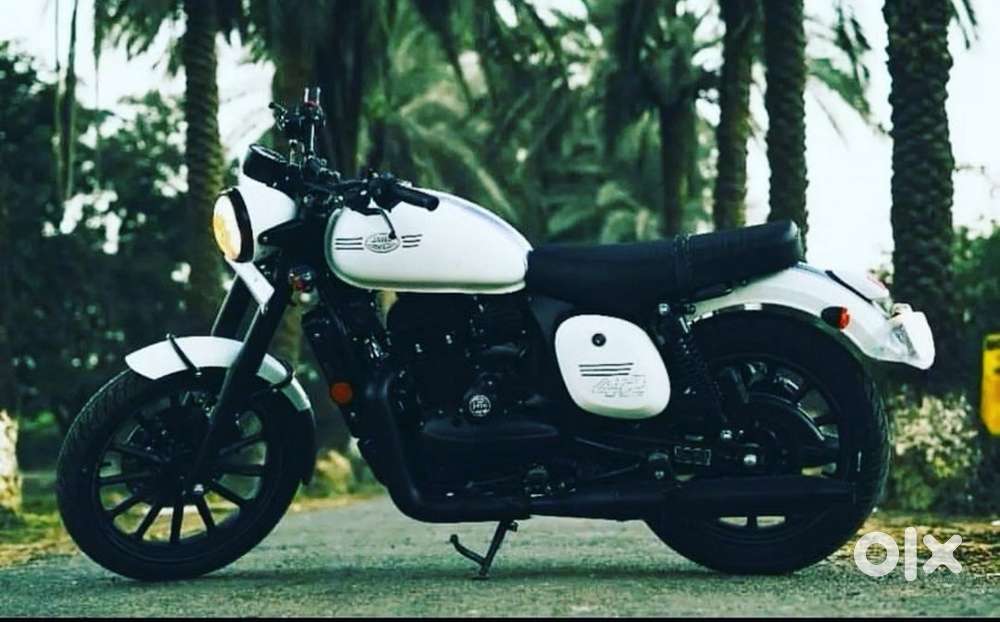 Jawa 42 white and black