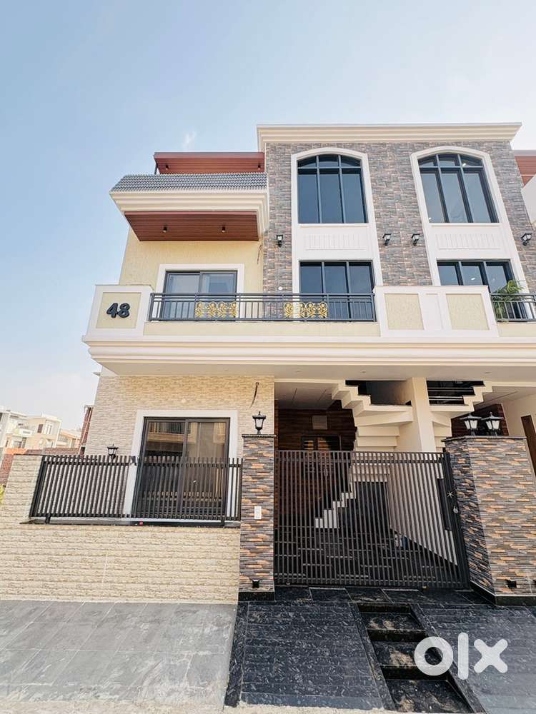 4BHK VILLA/Kothi With Rooftop In sunny enclave sec -125
