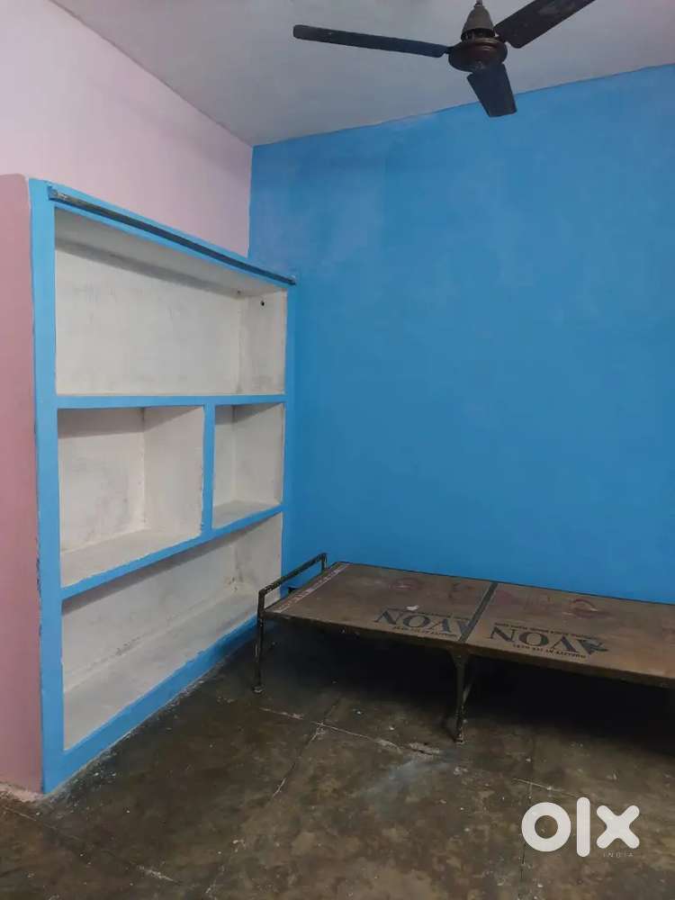 Only one room for rent no kitchen only bathroom