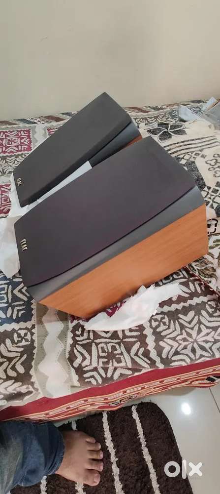 Elac BS52 High End Bookshelf Speakers