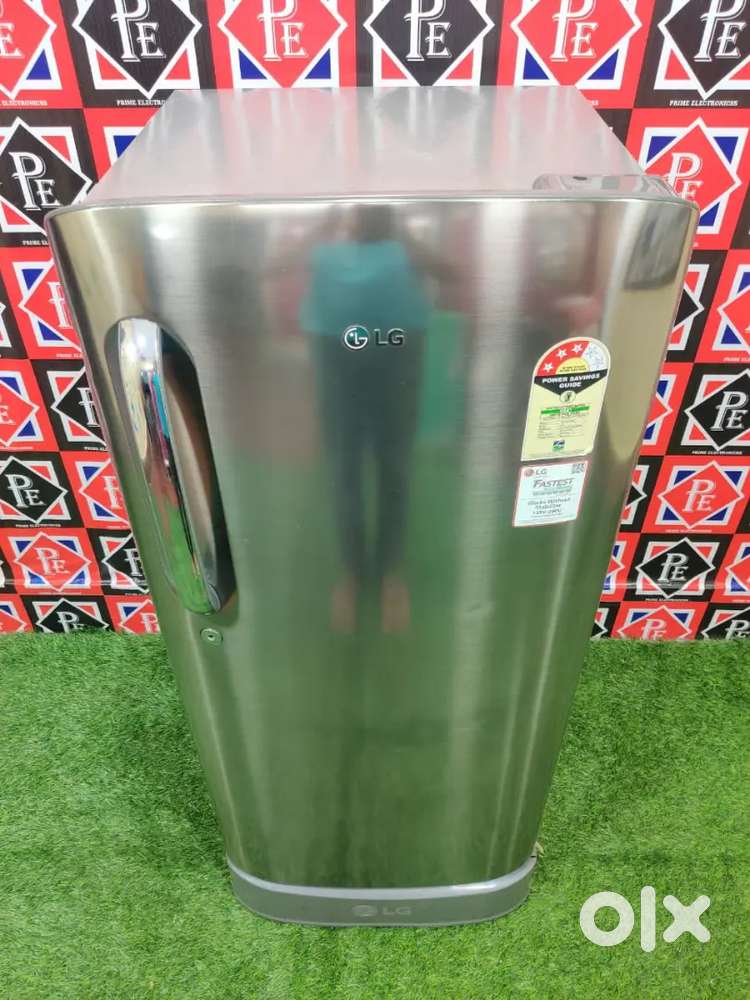 ¥€ LG latest model with stand and new running in showroom with door de