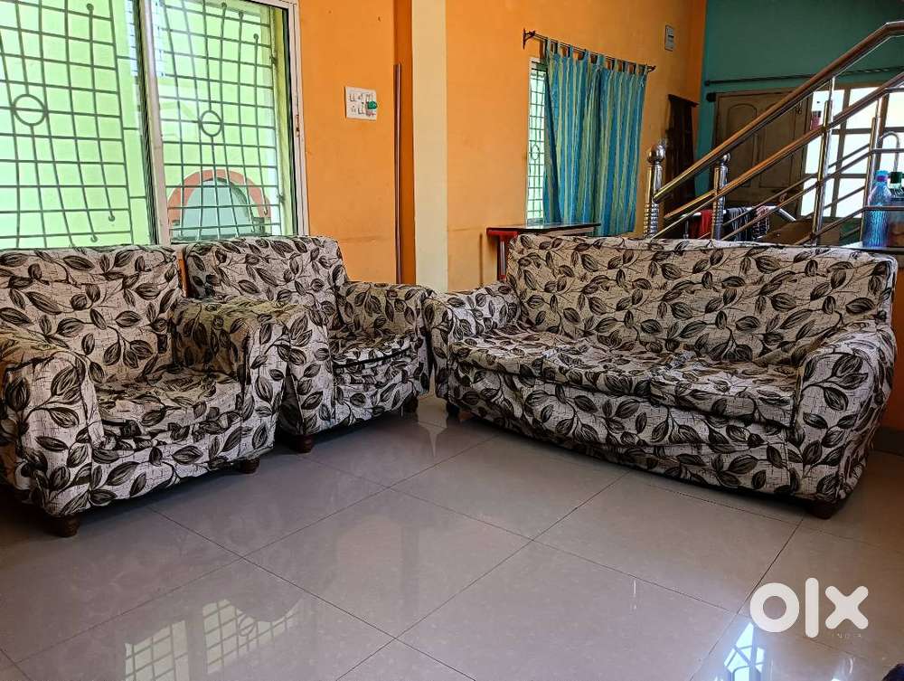 3+2 Seater Sofa set for Sell