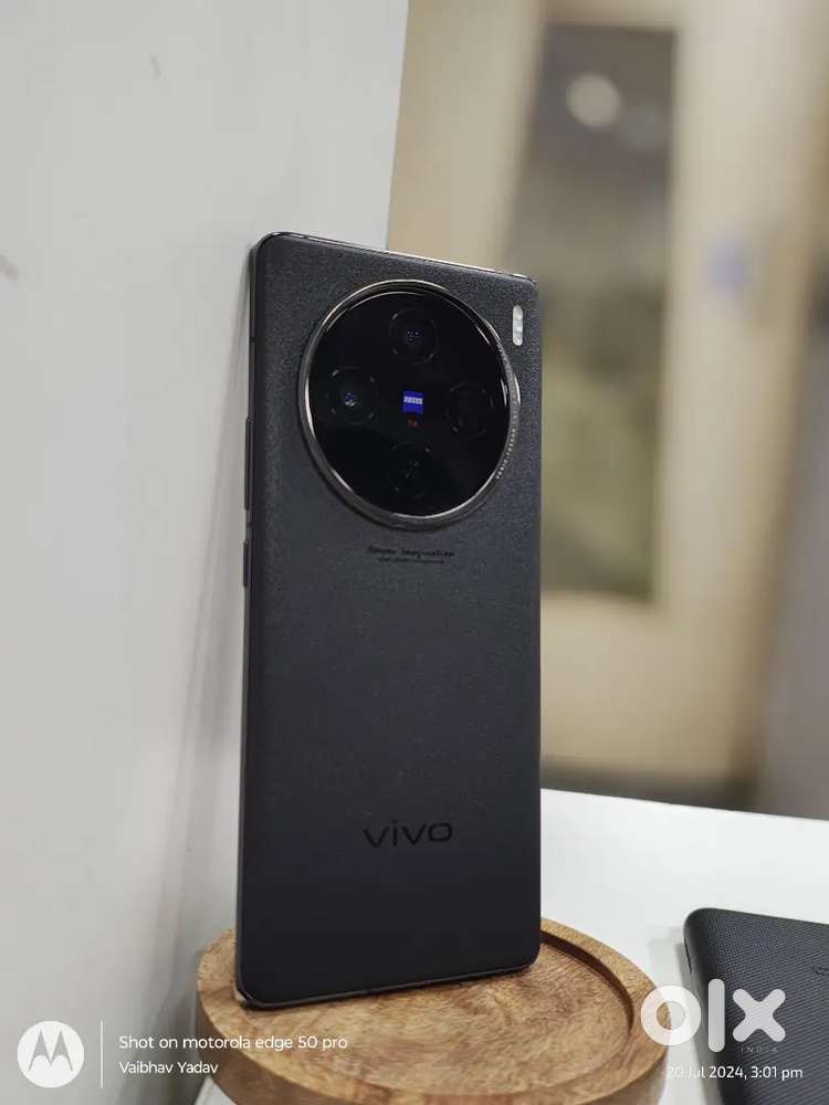Vivo X100 phone