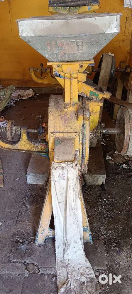 2 piece Aata chaki one motors hai 35000 me sell hai