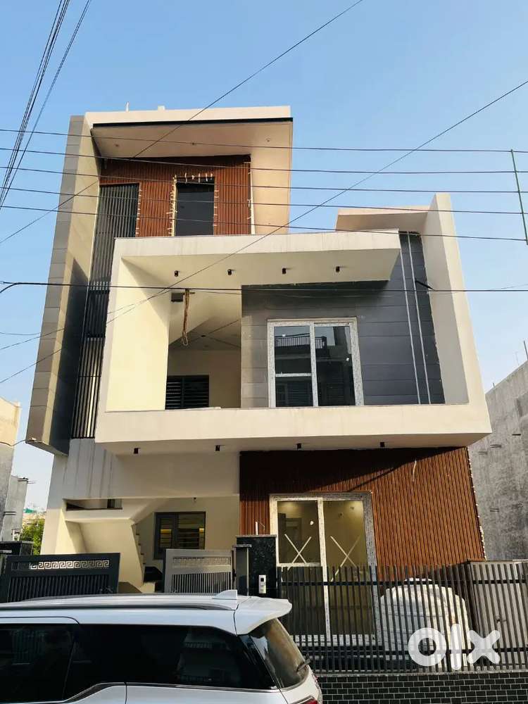 4 BHK BIG SIZE 135 GAJ HOUSE SALE IN GREATER MOHALI