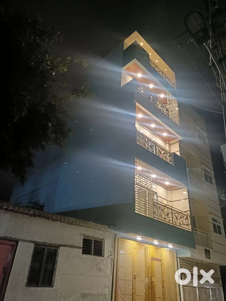 House for sale in Thanisandra near Amma's pastries