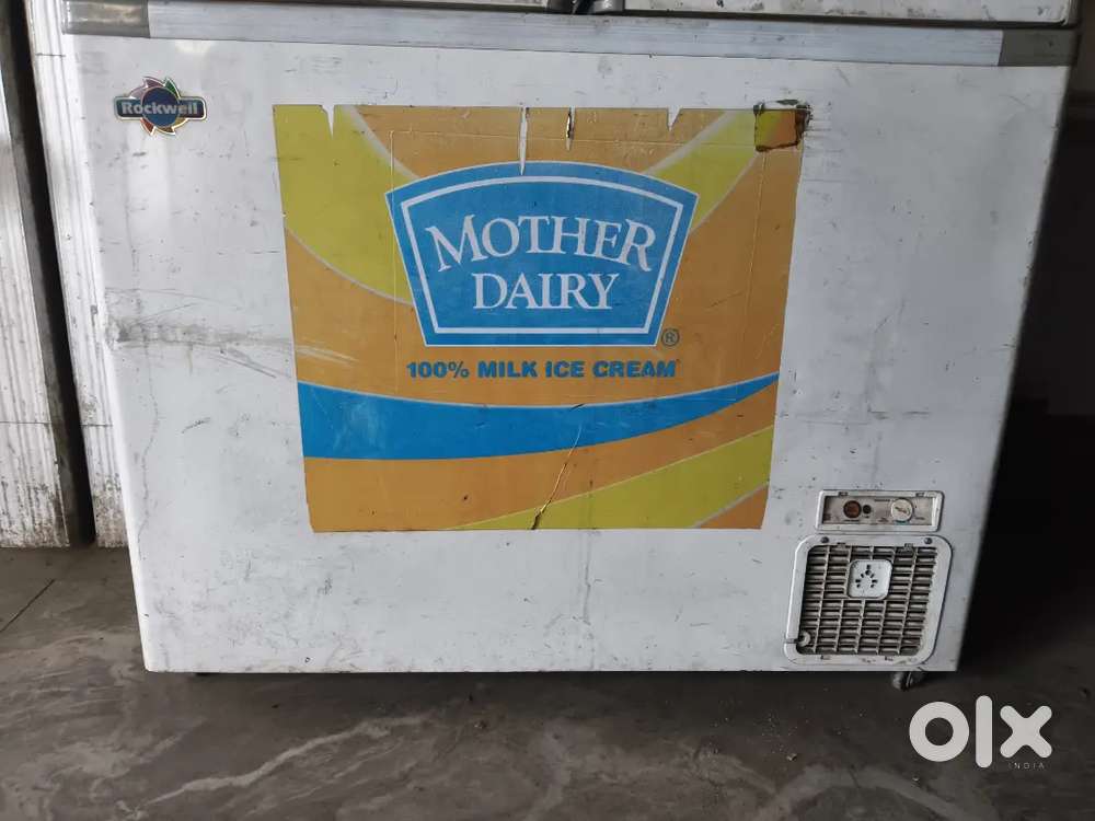 Rockwell Deep Fridge 300liter