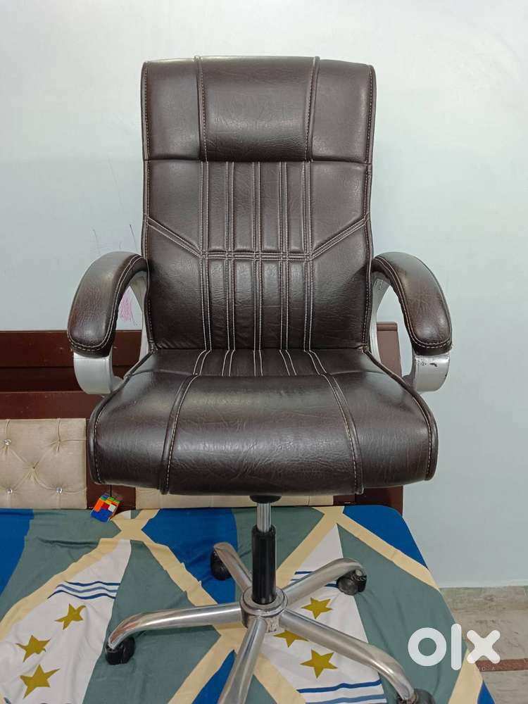Executive Chair, Computer Table