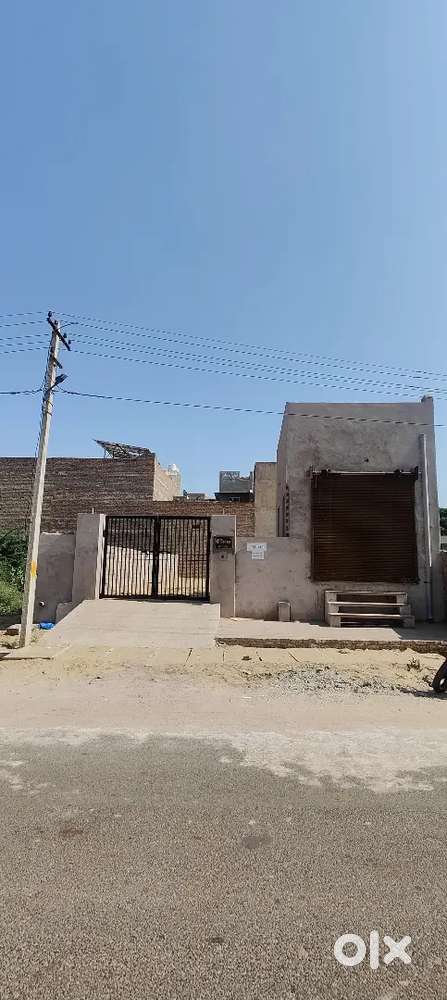 RentProperty fr commercial use on main road with shop and wall boundry