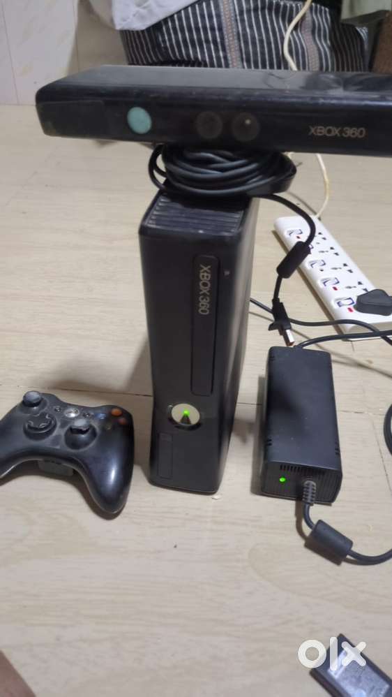 XBOX 360 S (4gb) fix price