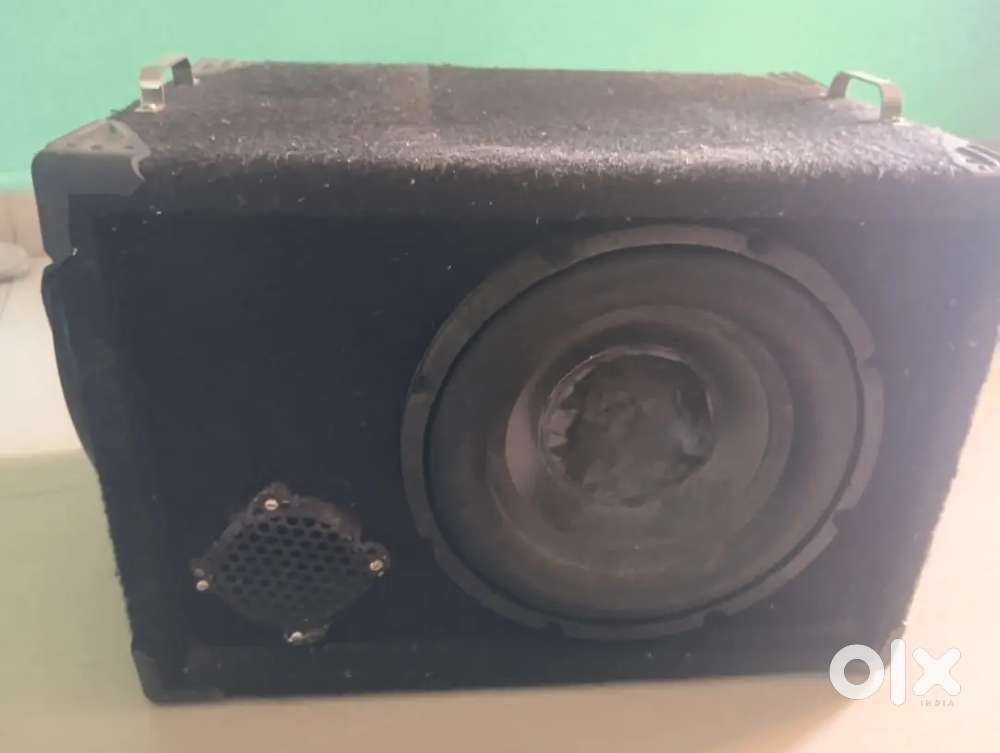 Boofer and  Sony speaker with cabinet for car