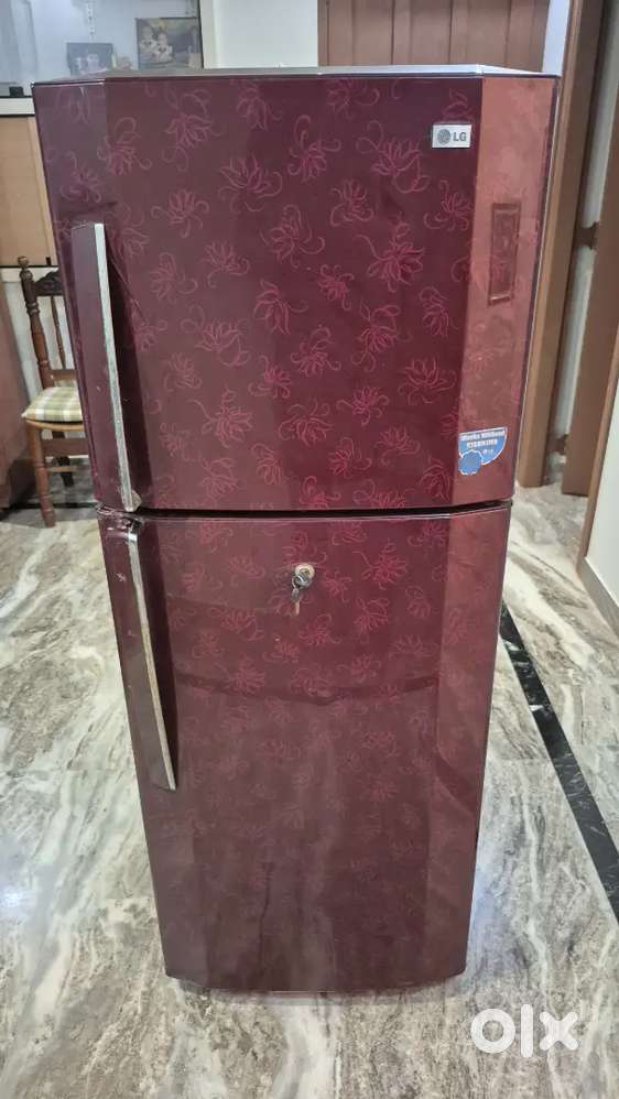 LG Old Refrigerator in Good Working Condition for Sale