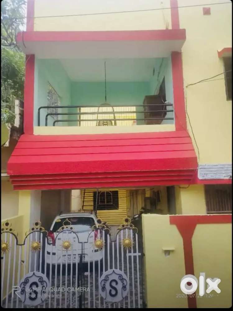 Walking distance from PachpediNaka chauk Room is available for bachlor