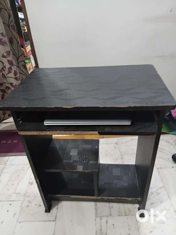 Computer / laptop Table