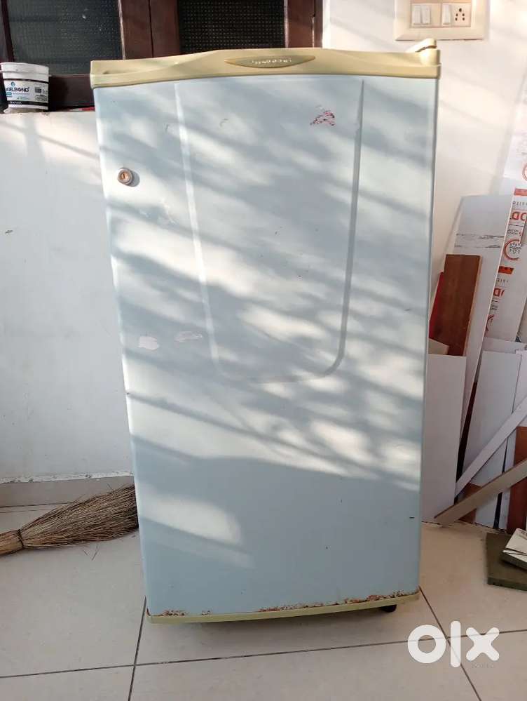 Fridge in excellent working condition budget friendly