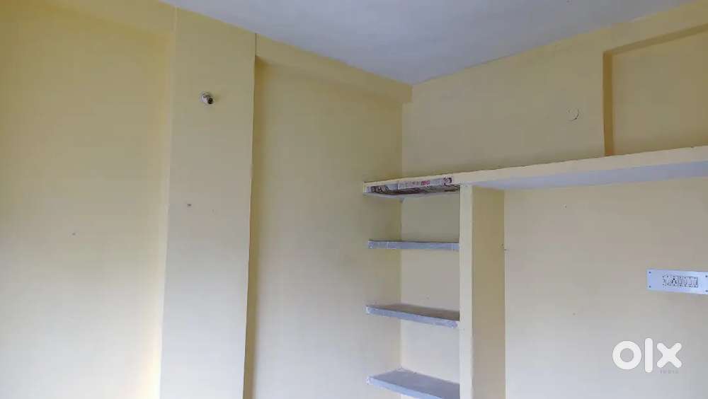 1 bedroom kitchen with attached bathroom