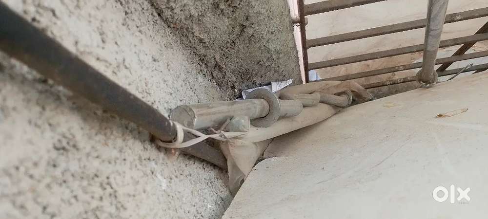 Total 80 kg gym weight hai rodd bhi hai