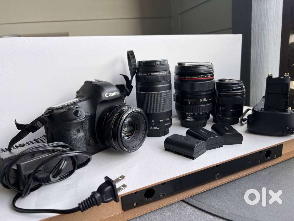 C anon EOS 5D Mark III BUNDLE with Lenses, Battery And grip