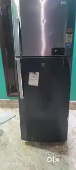 Double door refrigerator