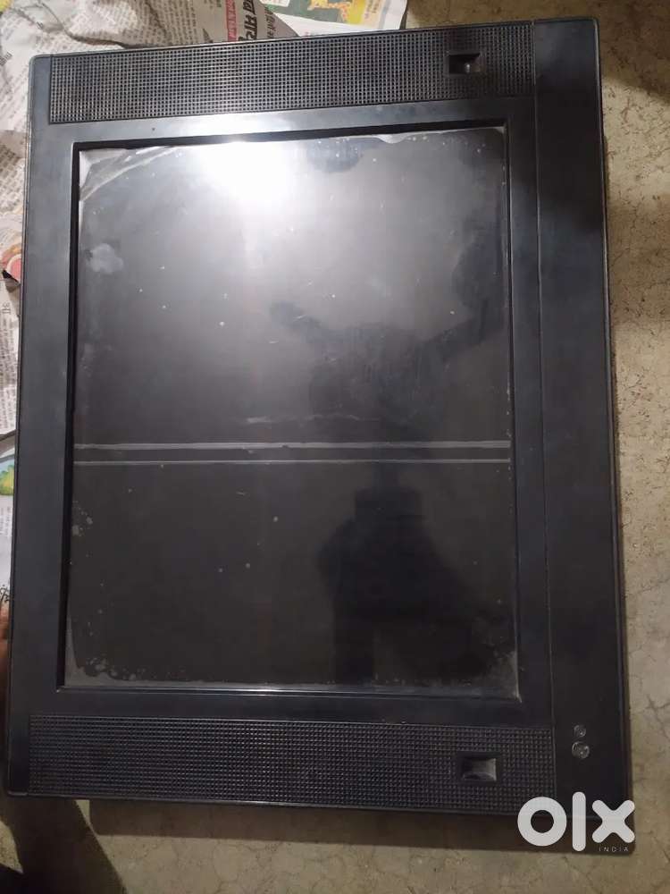 24inch LED hai aur ismein koi kharabi nhi hai