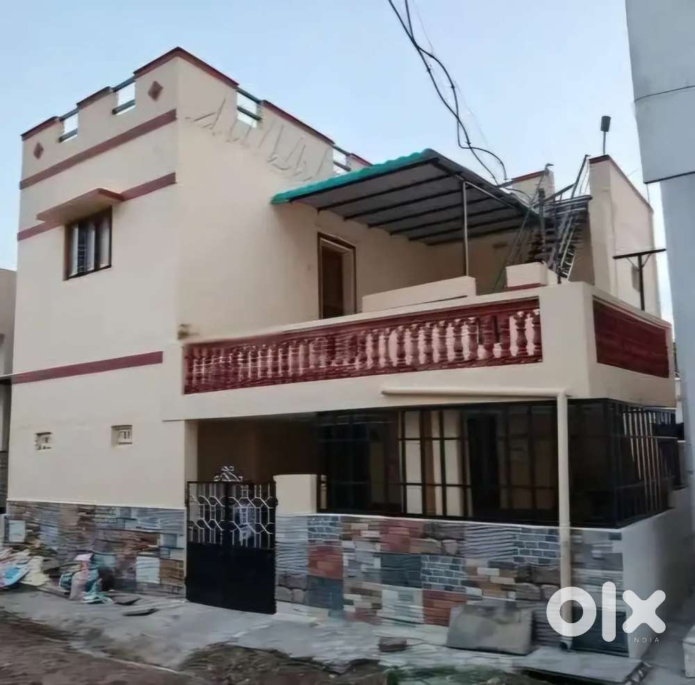 House Sale in gated society