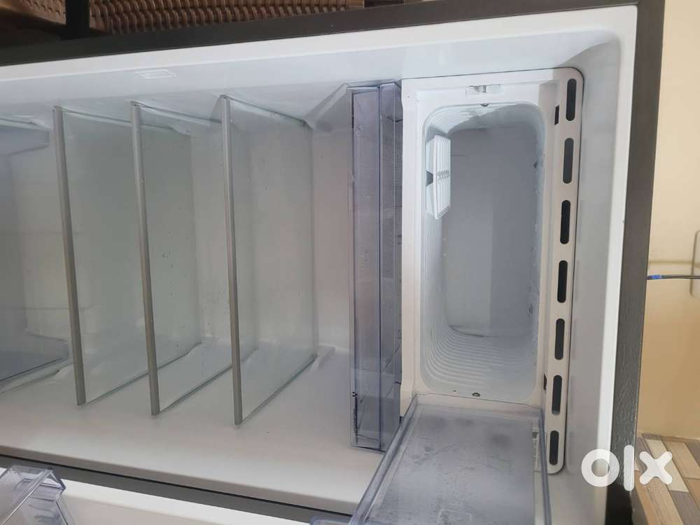 2 months used Single door fridge. Brand Haeir. Volume 189 litres
