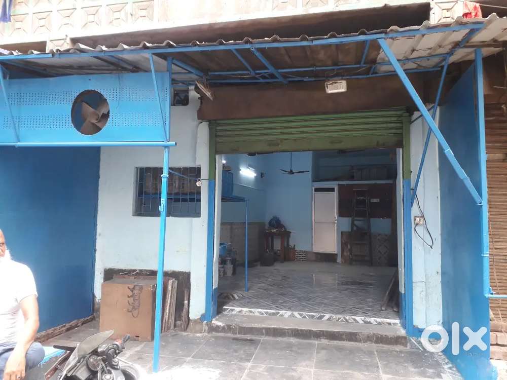 Shop for urgent sell