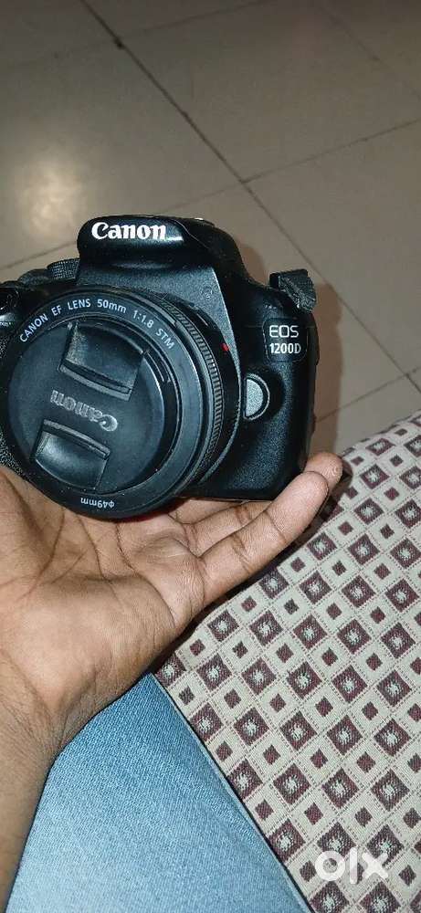 Canon 1200D & 50 mm lens & speed flash  light & speed light Trigger