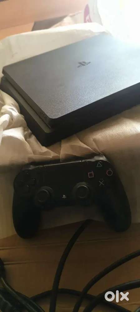 PlayStation 4 slim