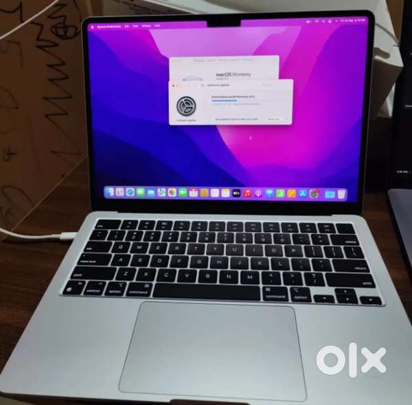 Apple macbook air m2 * 2year apple care insurance and battery count 0