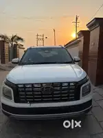 Hyundai Venue 2023 Petrol 34000 Km Driven