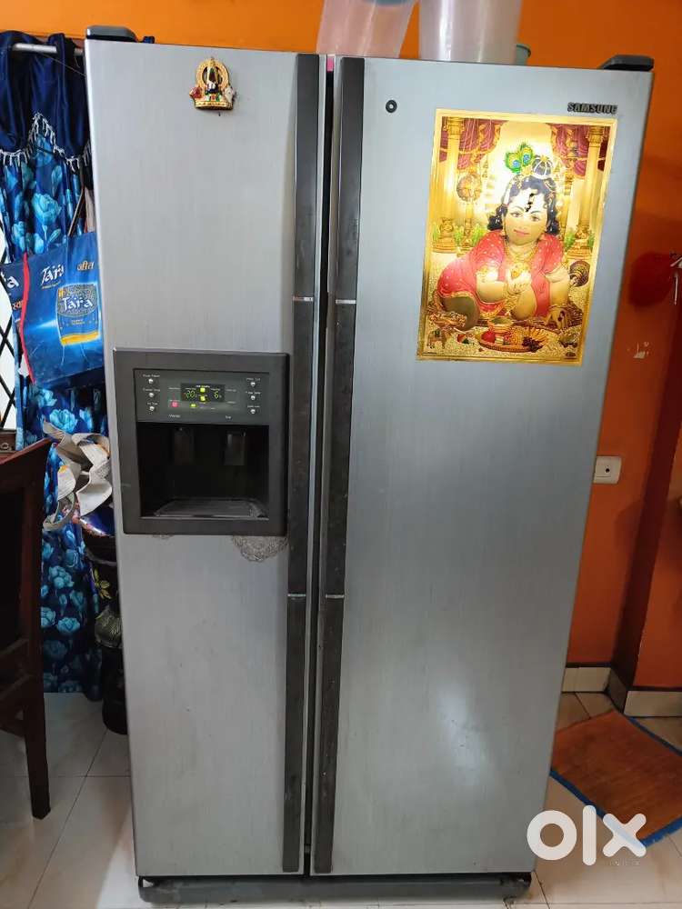 Samsung.  Side by Side door refrigerator