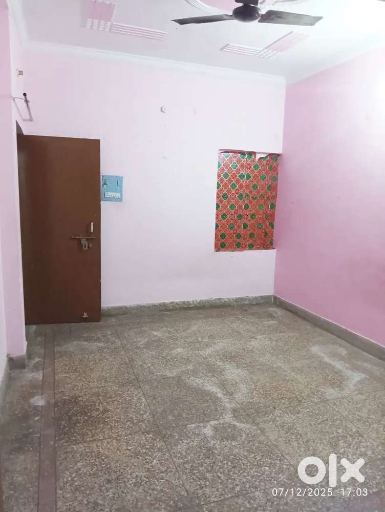 2-room set independent in vikas nagar