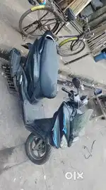 Suzuki burgman 125, model 2022 29oct condition 70%