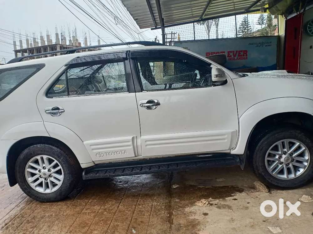 Toyota Fortuner 2013