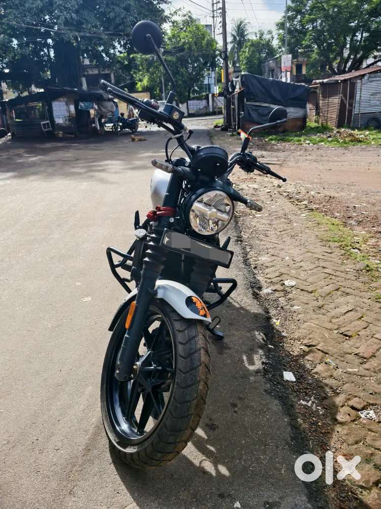 For Sale :- Royal Enfield Guerrilla 450 Smoke Silver