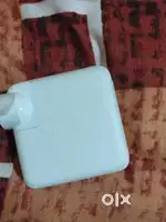 Apple 70w c power adaptor