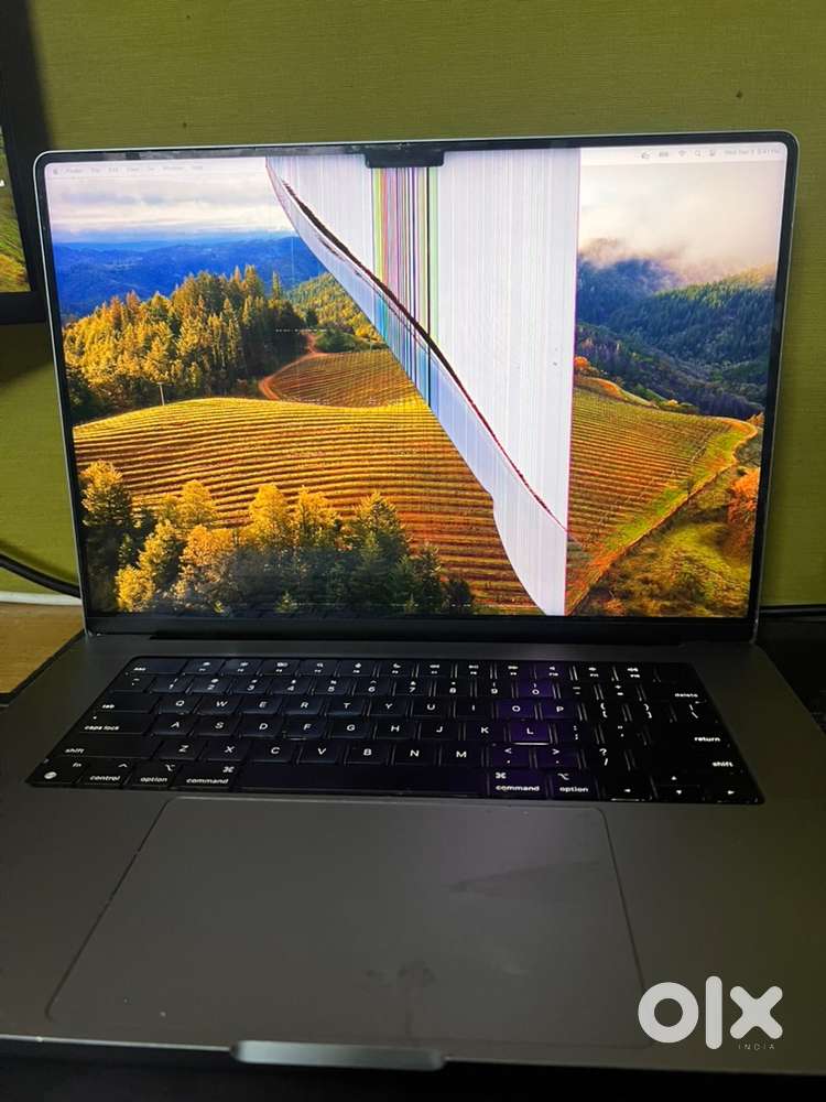Macbook Pro M1 16 inch 2021 (Display Damaged)