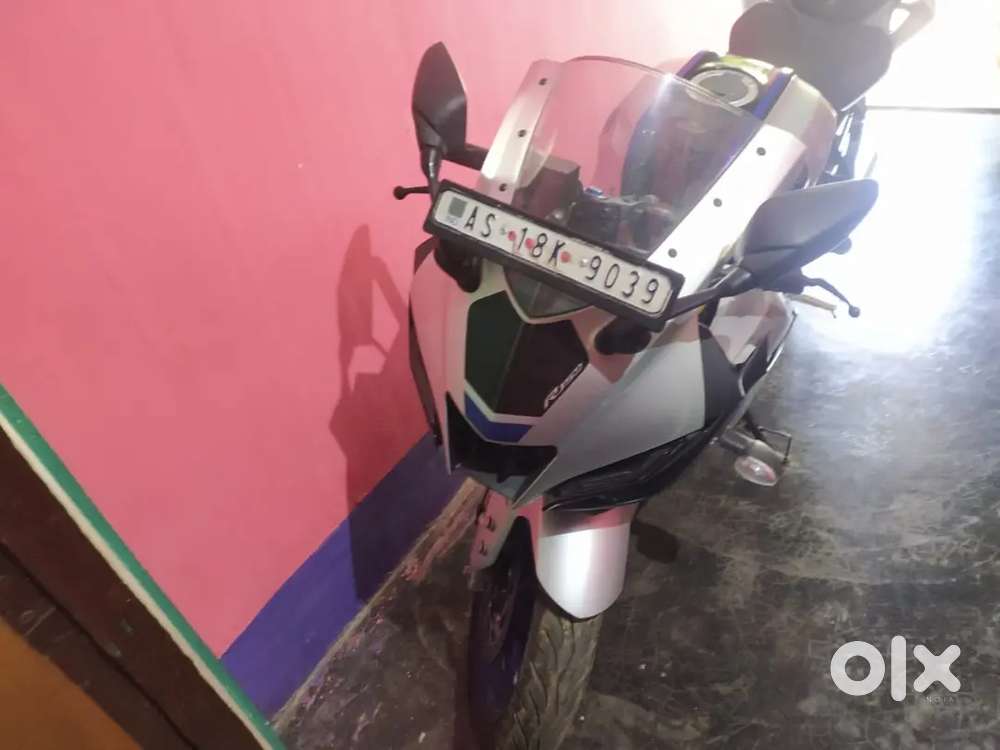 R15 M, Excellent Condition, 1 owner