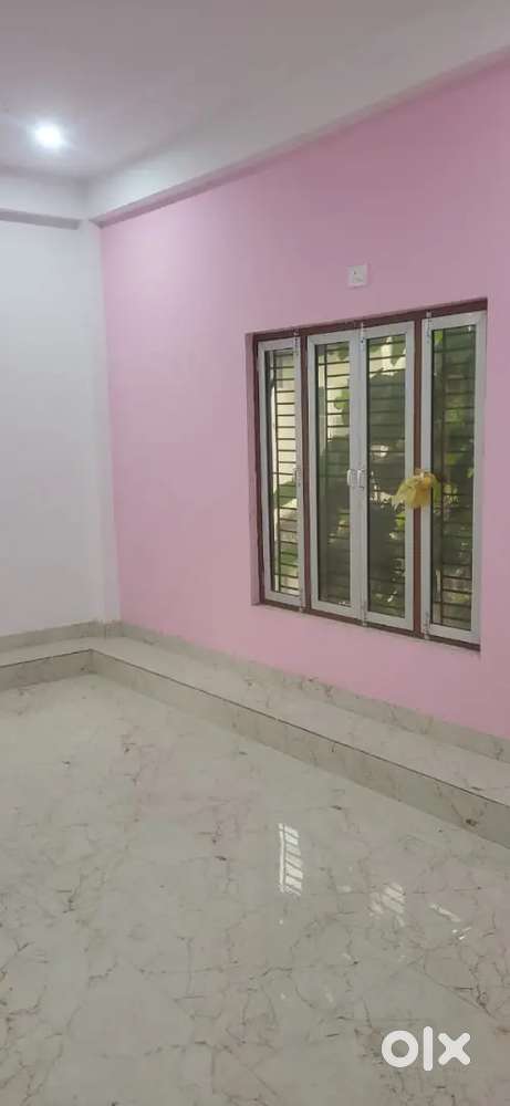 Makan kiraye par uapldha hai