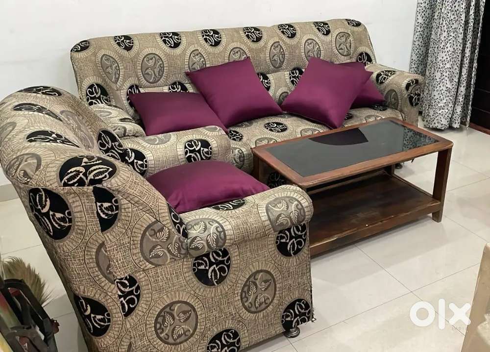 Sofa Set 5 seater with center table