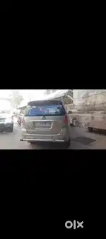 Toyota Innova 2010
