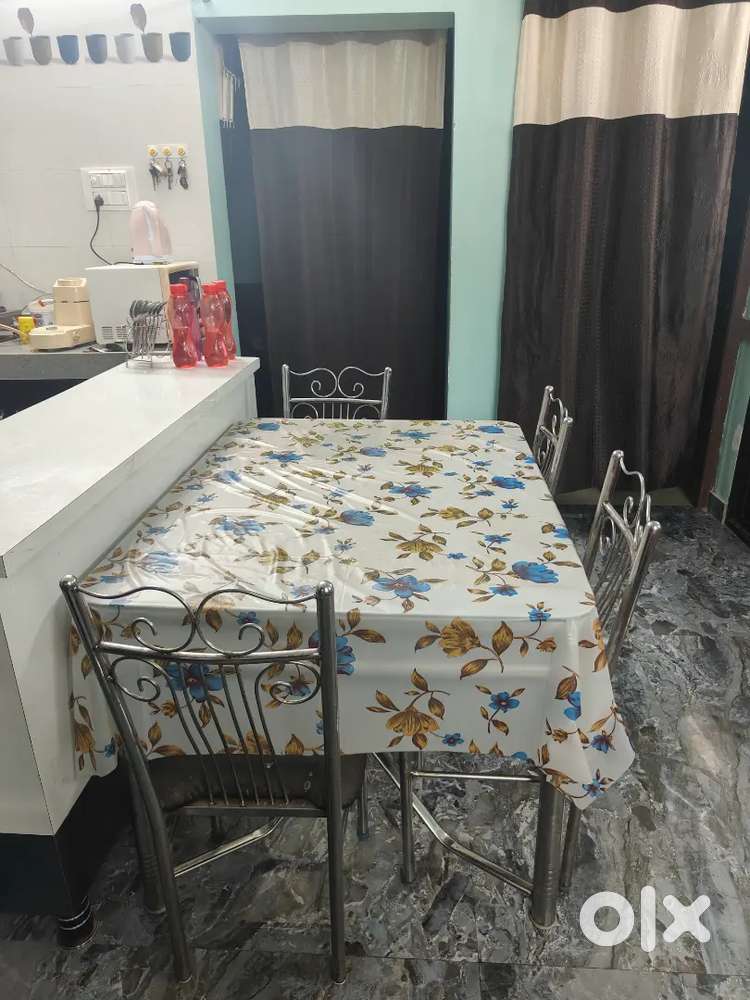 Dining table for sale