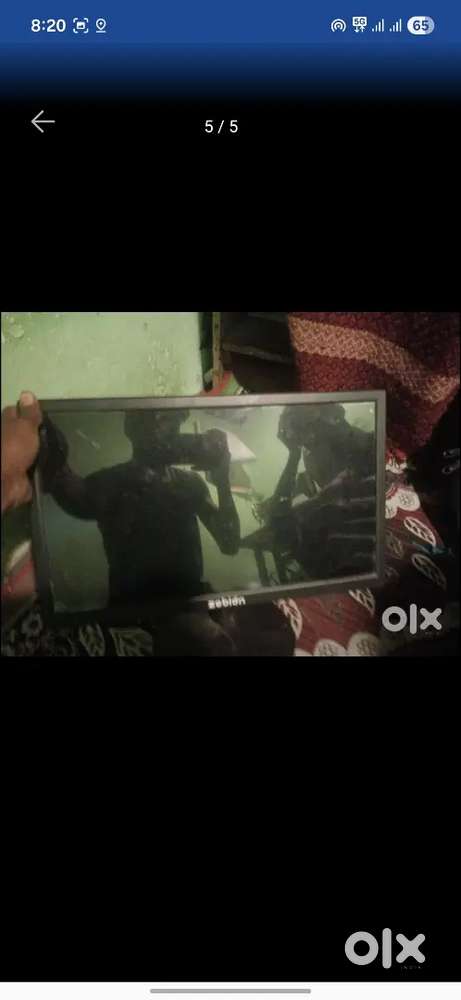 Zebion ka moniter hai 18 inch  ka hai