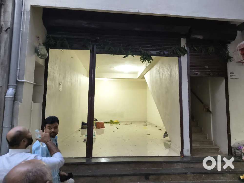 Ground and first floor shop 1100sqft