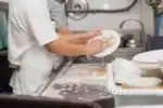 बर्तन साफ़ करने वाले लड़के की आवश्यकता है Lado sarai.