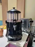 Hot chocolate dispenser
