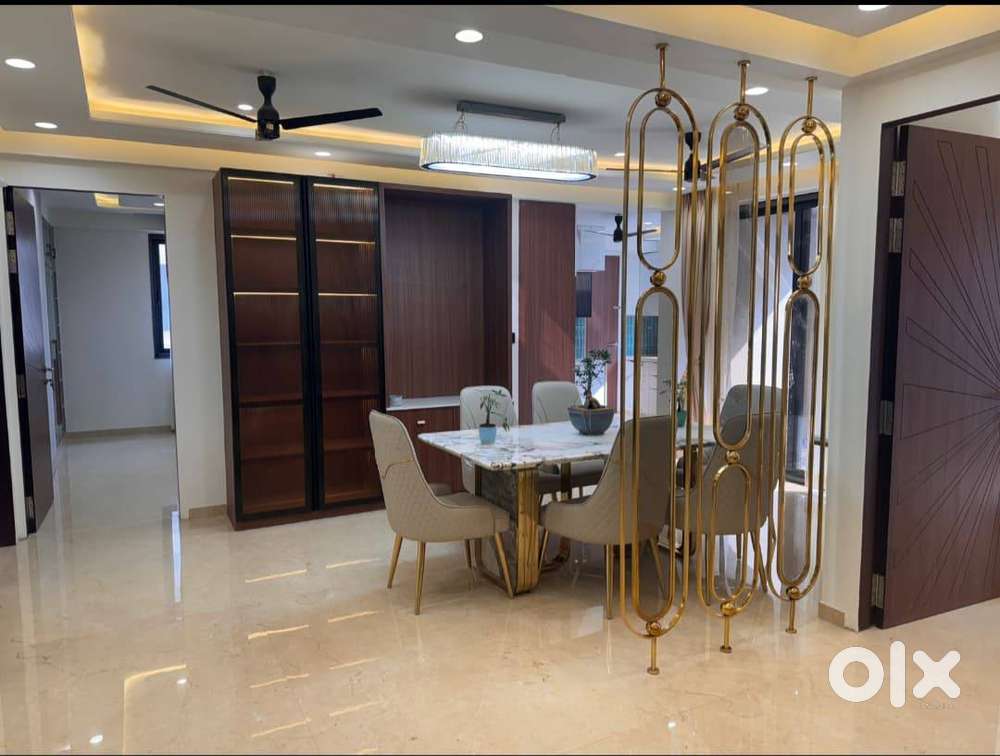 4 BHK ultra Spacious and beautiful designed flats at main mansarovar