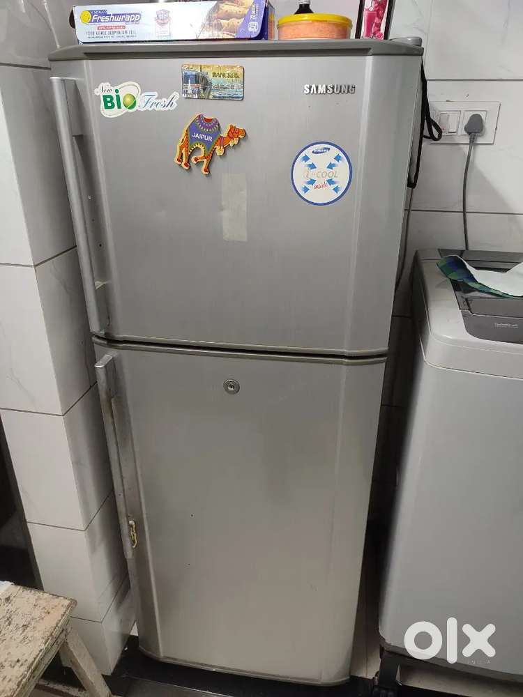 Samsung Double Door Refrigerator – Grey, Excellent Condition – ₹3500